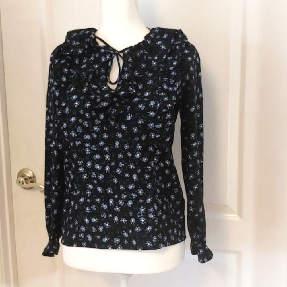 Loft Navy Blue Floral Ruffled peasant Top. Size XXS Petite